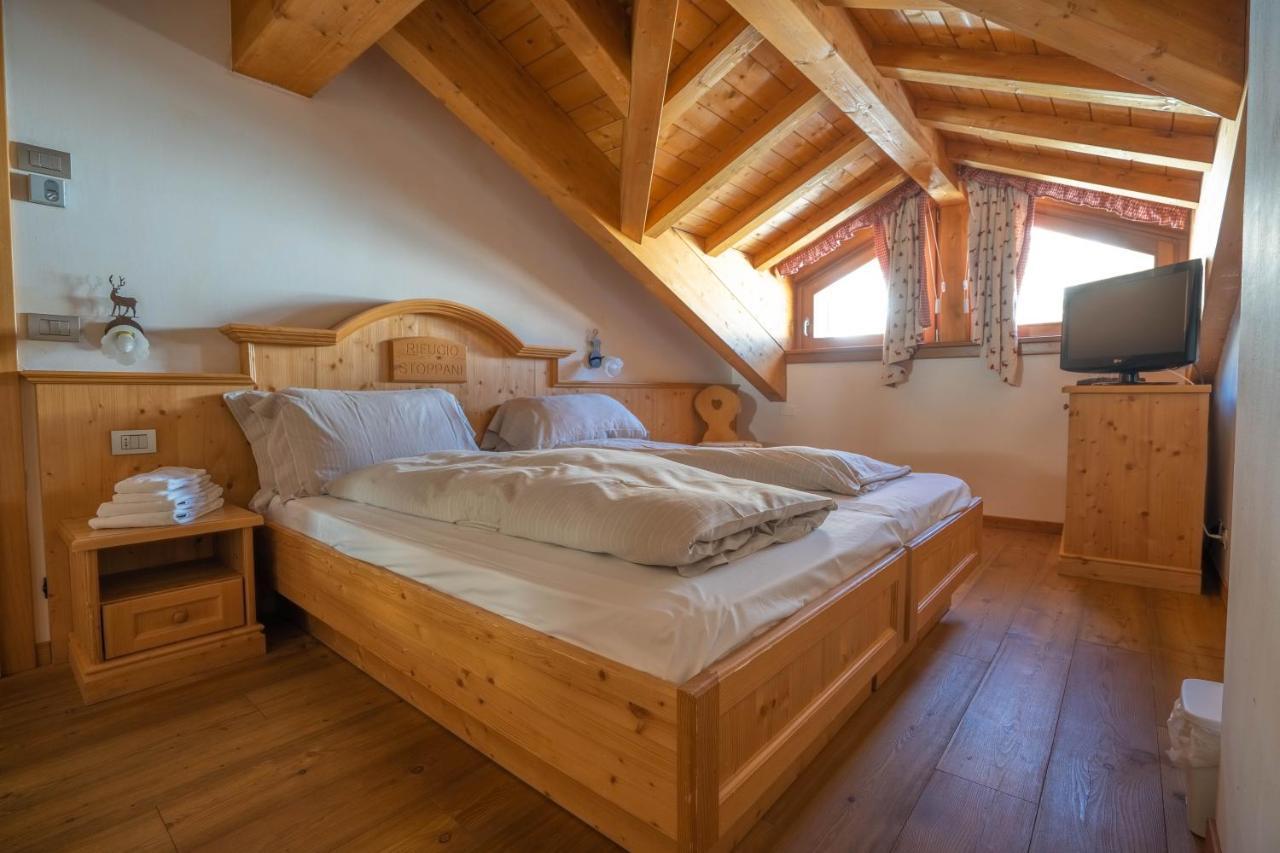 RIFUGIO STOPPANI al Grostè Madonna Extérieur photo